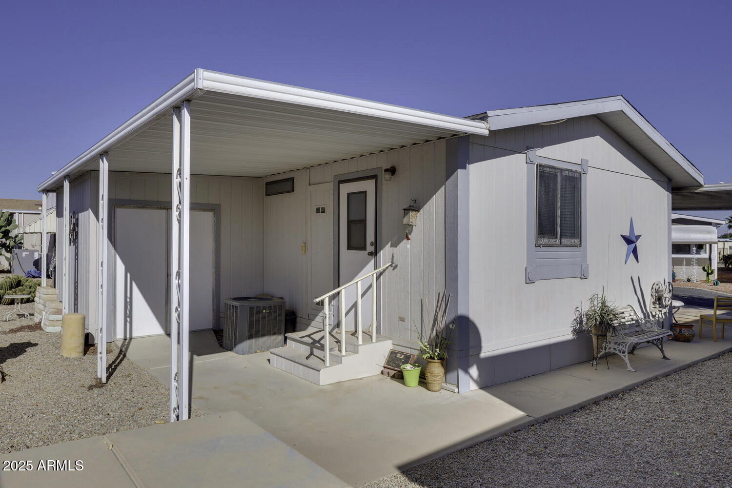 17200 West Bell Road, Unit 1745 Surprise, AZ 85374 - Photo 22 of 24 a view of living room