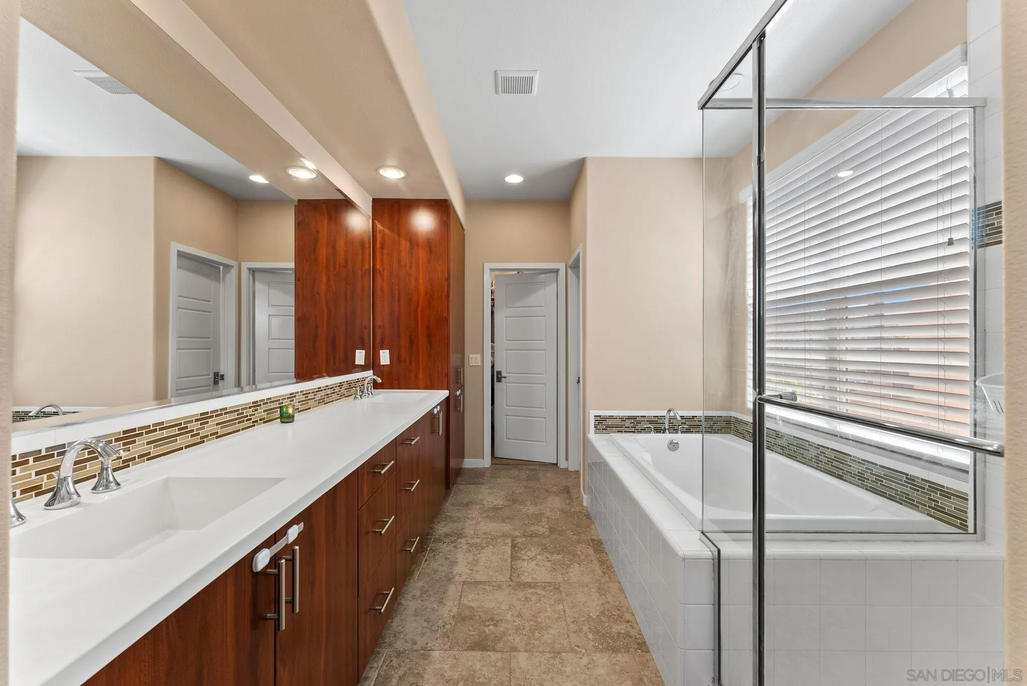 2405 Copper Way Carlsbad, CA 92009 - Photo 29 of 53