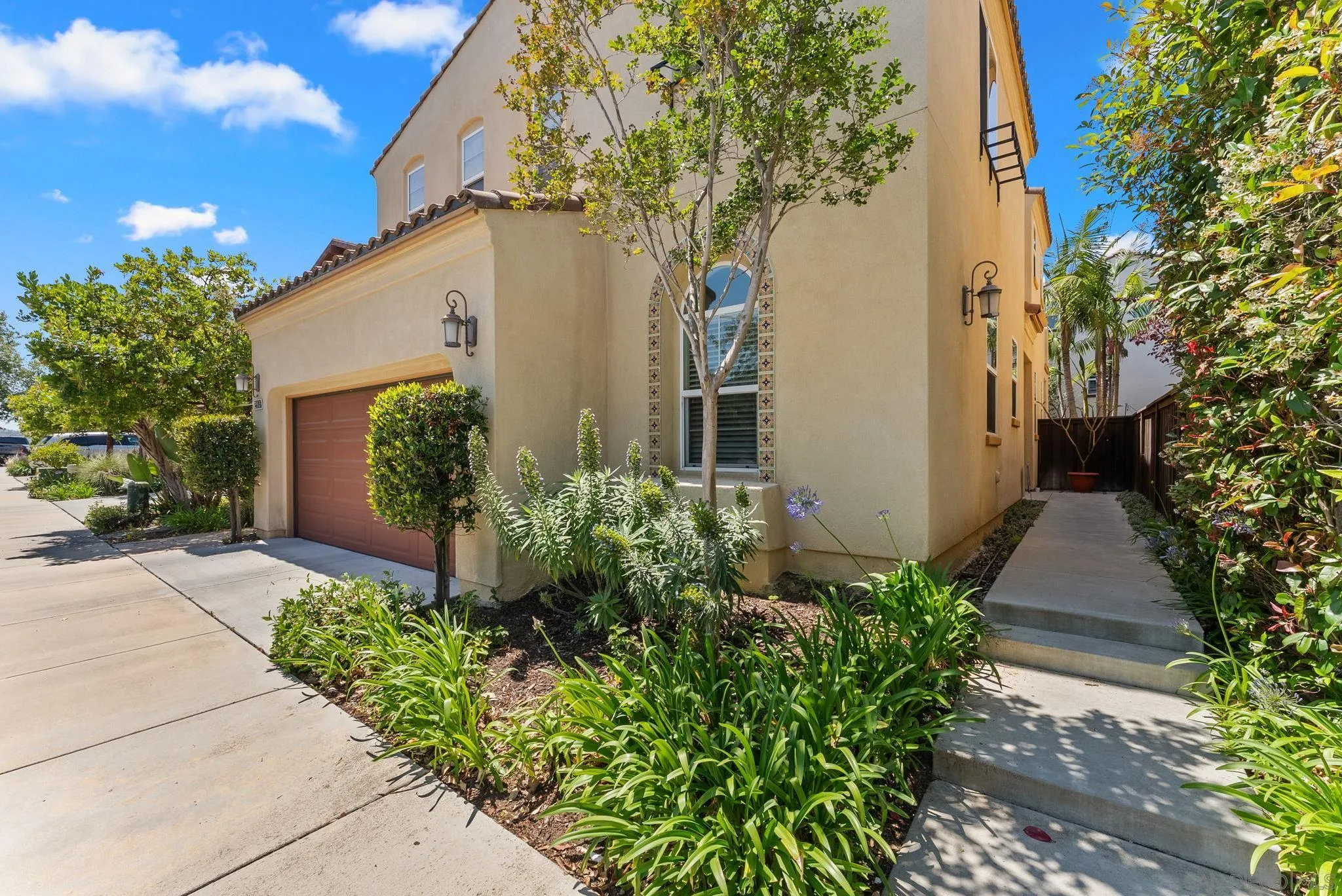2405 Copper Way Carlsbad, CA 92009 - Photo 3 of 53