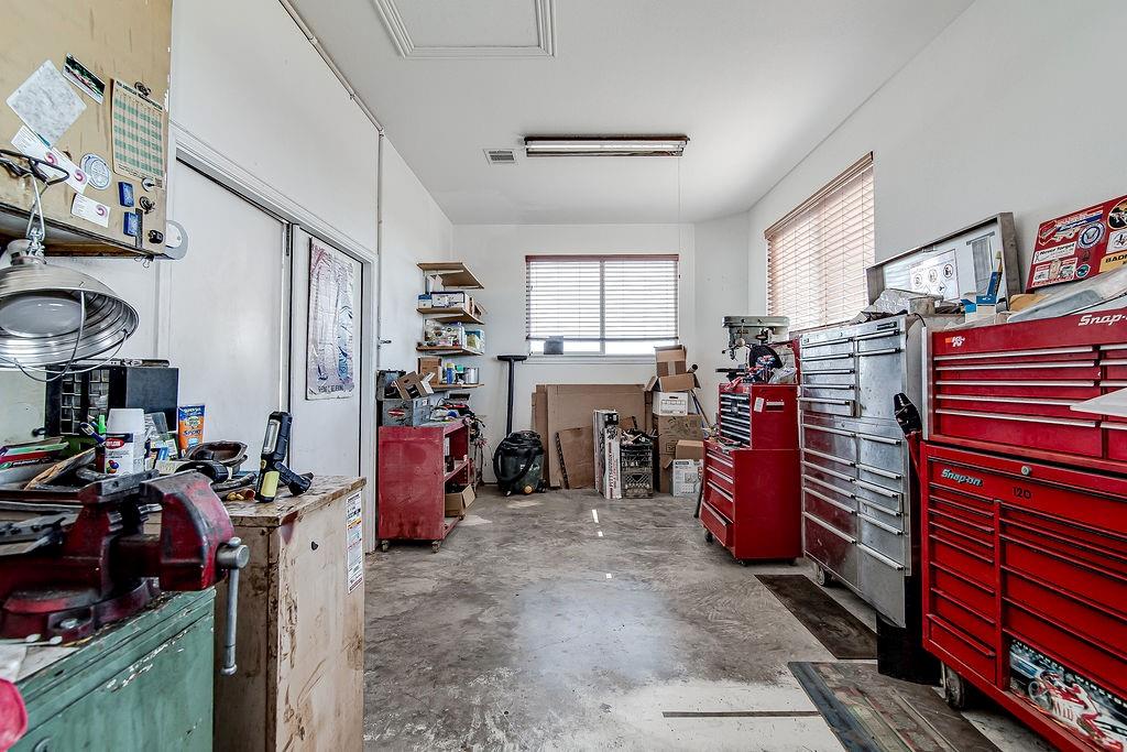 117 Citation Drive Cresson, TX 76035 - Photo 35 of 40 air-conditioned machine shop
