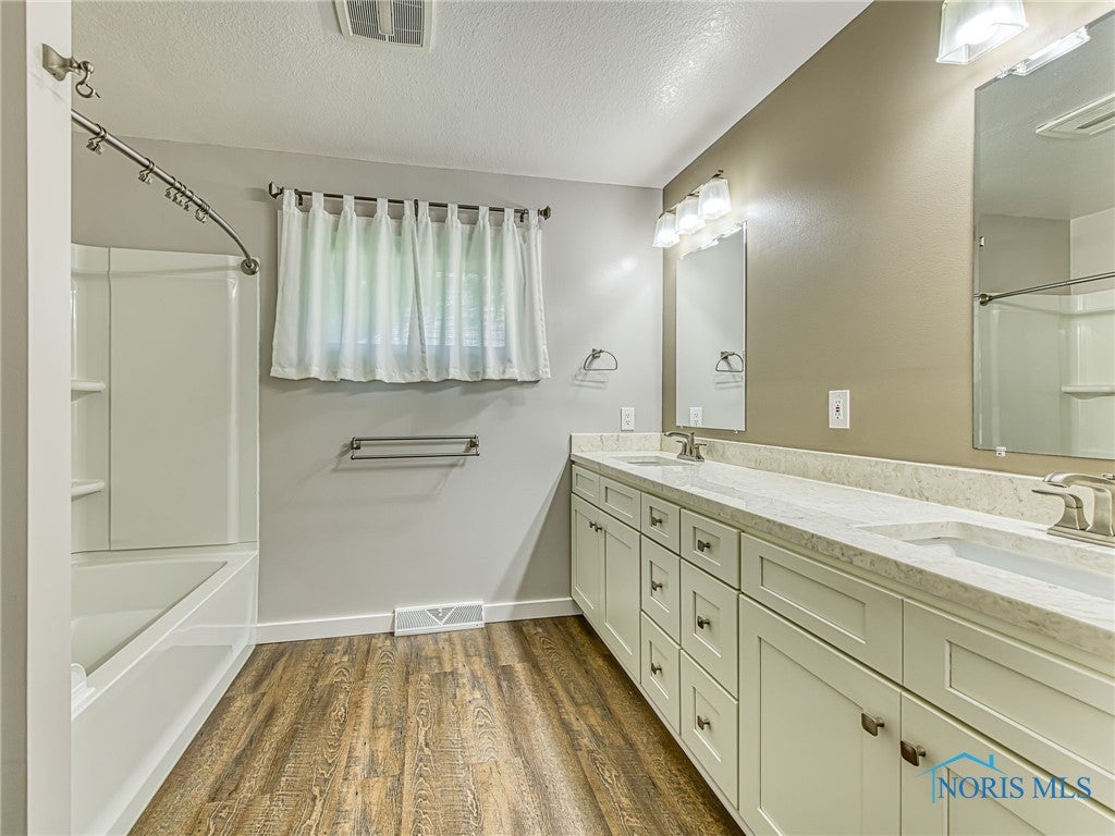 5111 Pawnee Road Toledo, OH 43613 - Photo 22 of 37 Gallery Image 22