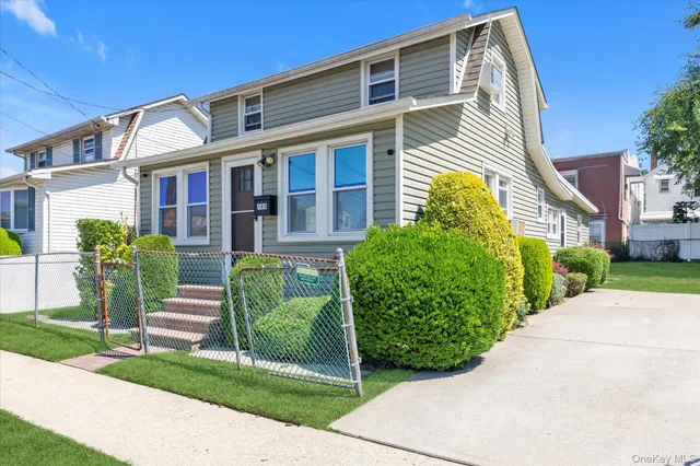 $685,000 | 103 Oakley Avenue, Elmont, NY 11003