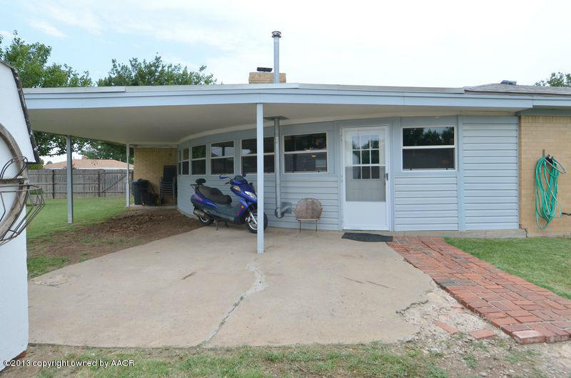 5111 Shield Drive Amarillo, TX 79110 - Photo 19 of 23 front view of house with a yard