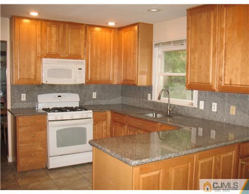 7 Alexander Road East Brunswick, NJ 08816 - Photo 5 of 9 Gallery Image 5