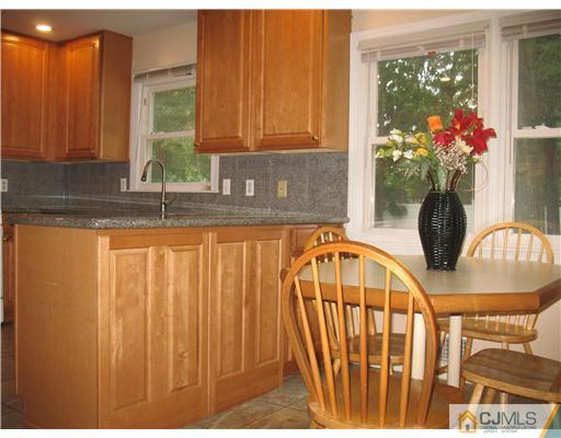 7 Alexander Road East Brunswick, NJ 08816 - Photo 6 of 9 Gallery Image 6