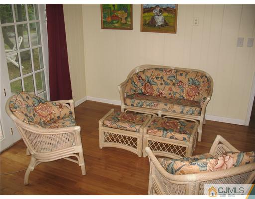7 Alexander Road East Brunswick, NJ 08816 - Photo 7 of 9 Gallery Image 7