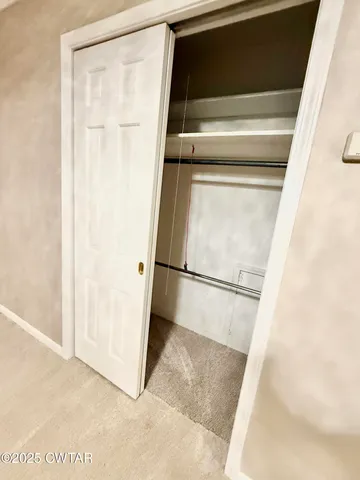 a view of livingroom with furniture