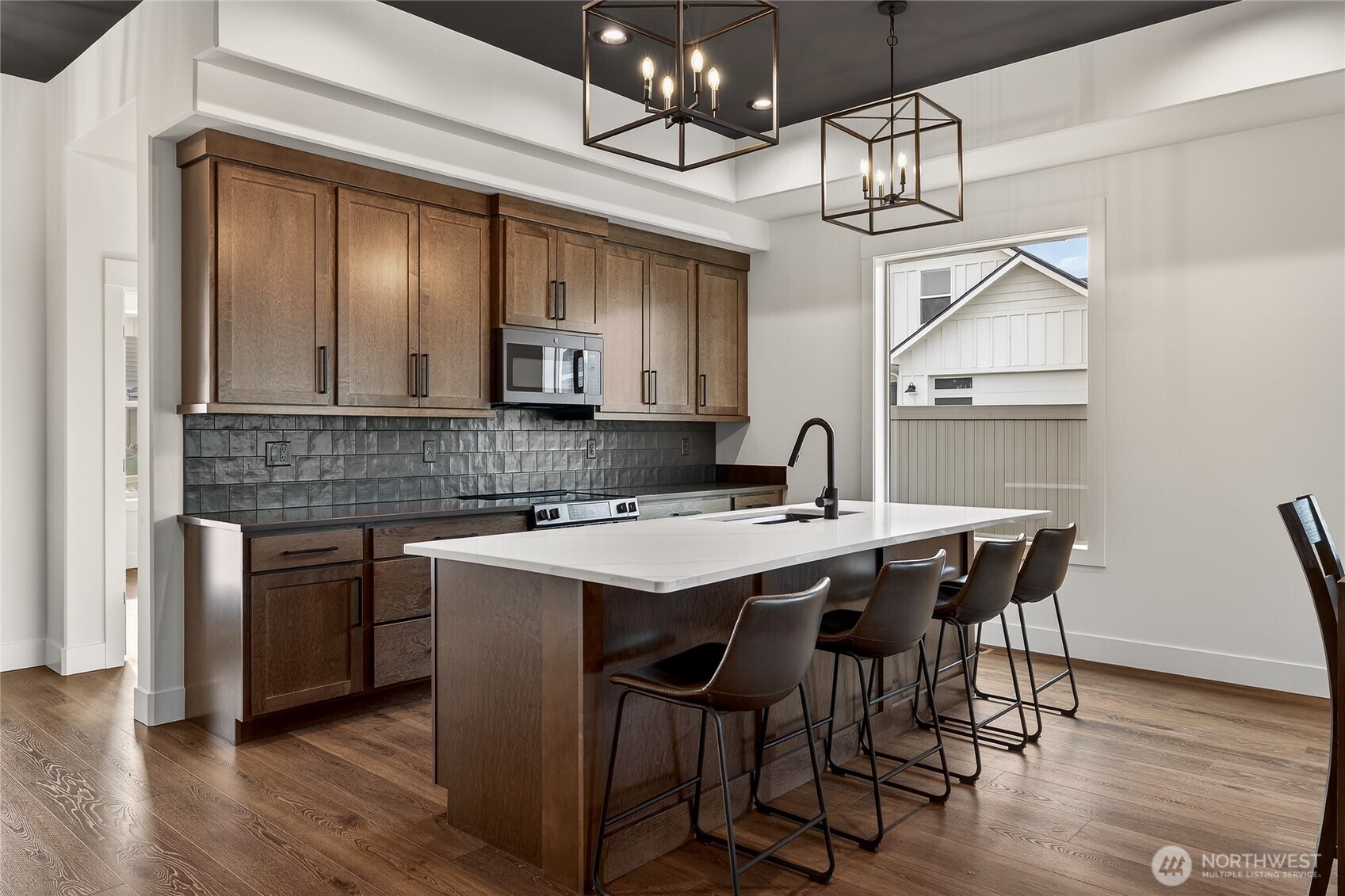 906 Racine Spgs Drive Wenatchee, WA 98801 - Photo 4 of 22