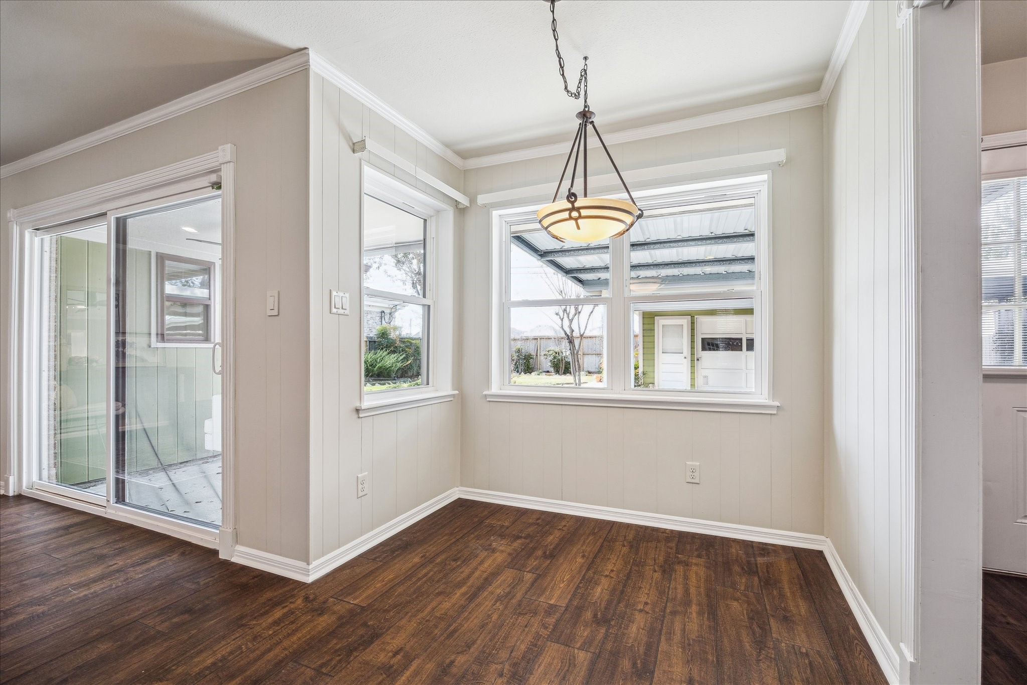 1251 Clovis Road Houston, TX 77008 - Photo 9 of 18 Breakfast nook off the kitchen and living room