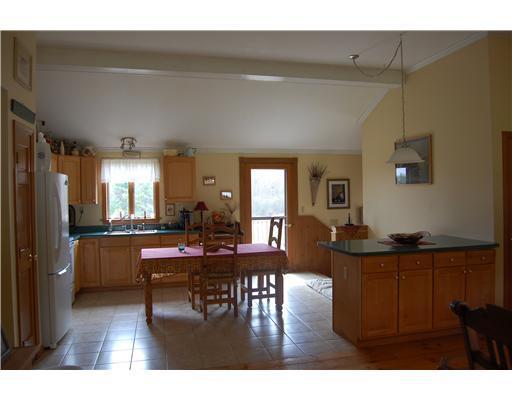 9 Farrington Road Gorham, ME 04038 - Photo 3 of 19 Kitchen.
