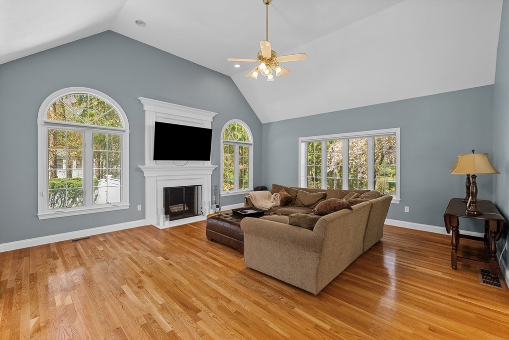 7 Daniel Shays Road Hopkinton, MA 01748 - Photo 18 of 42