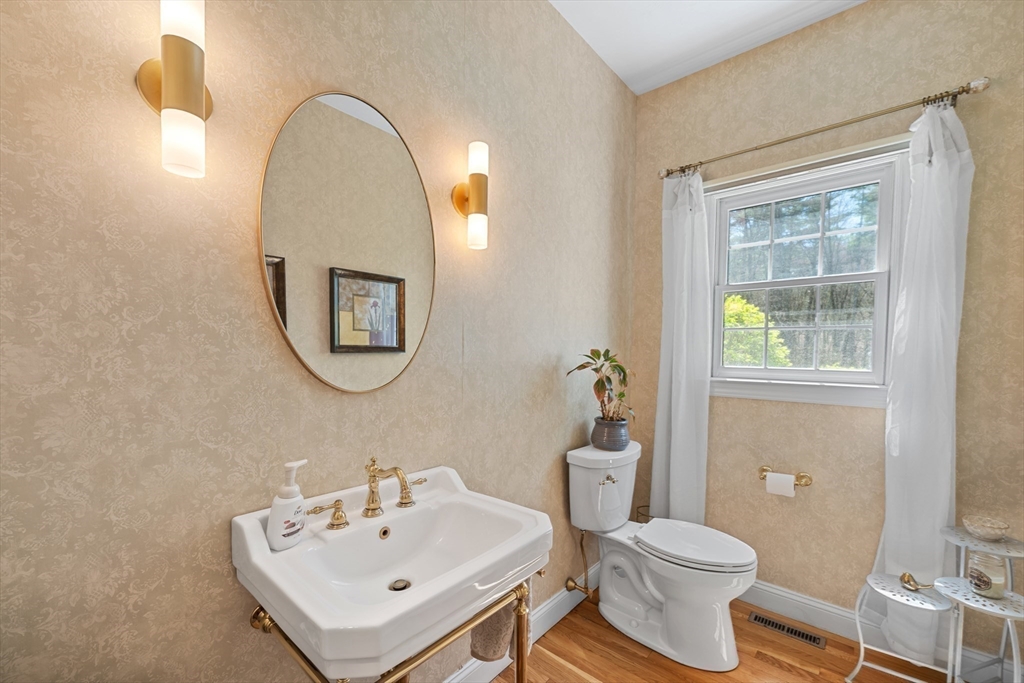 7 Daniel Shays Road Hopkinton, MA 01748 - Photo 22 of 42