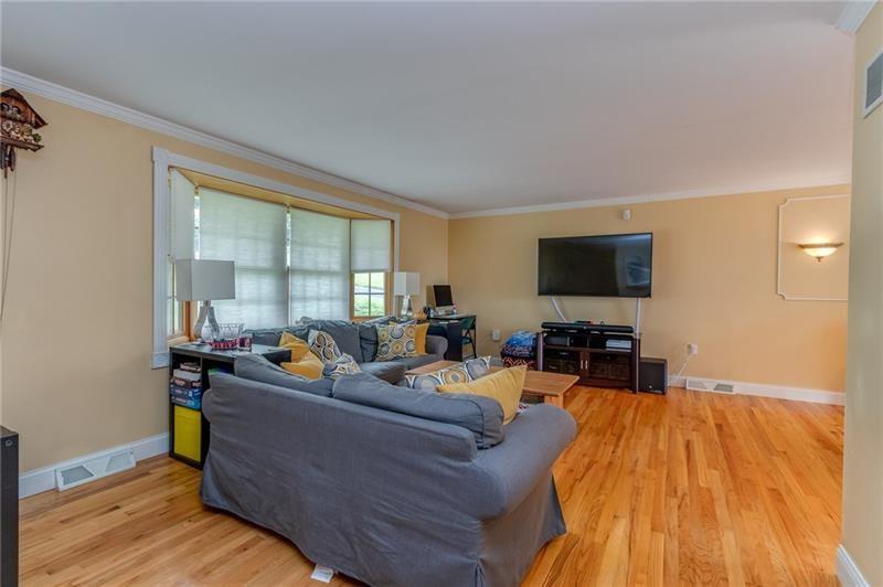 2496 Wigwam Road Aliquippa, PA 15001 - Photo 3 of 19 Gallery Image 3