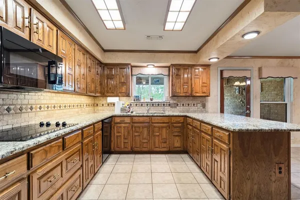 $949,000 | 210 North Forest Lane, Double Oak, TX 75077