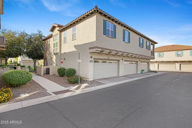 a view of a room with an empty space