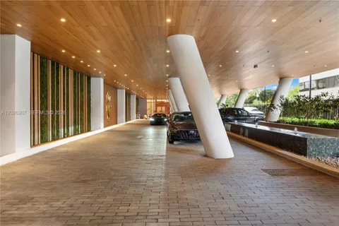 $4,250,000 | 2678 Tigertail Avenue, Unit 1702, Miami, FL 33133