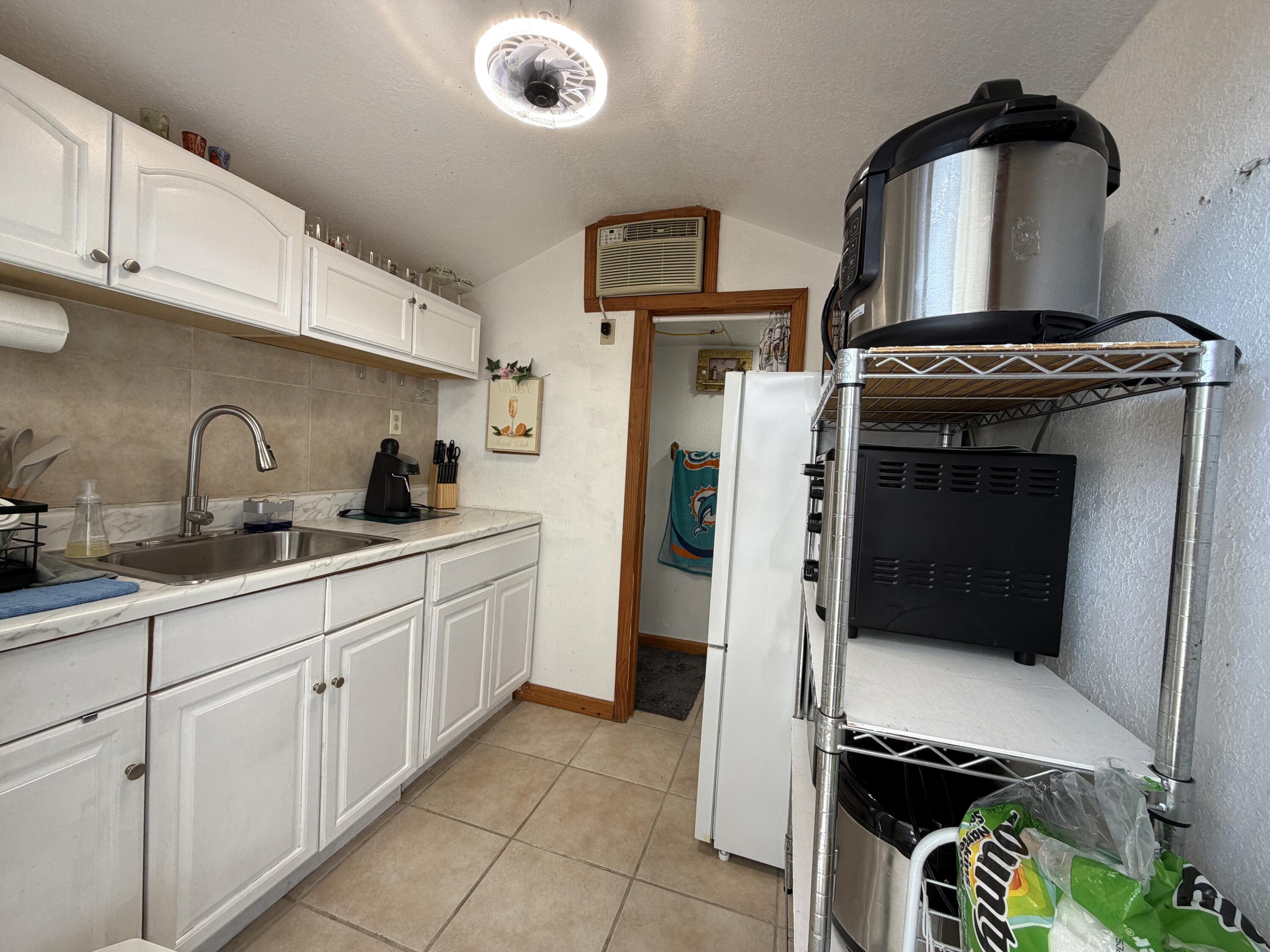325 Calusa Street, Unit 81 Key Largo, FL 33037 - Photo 21 of 34 Kitchen in Casita