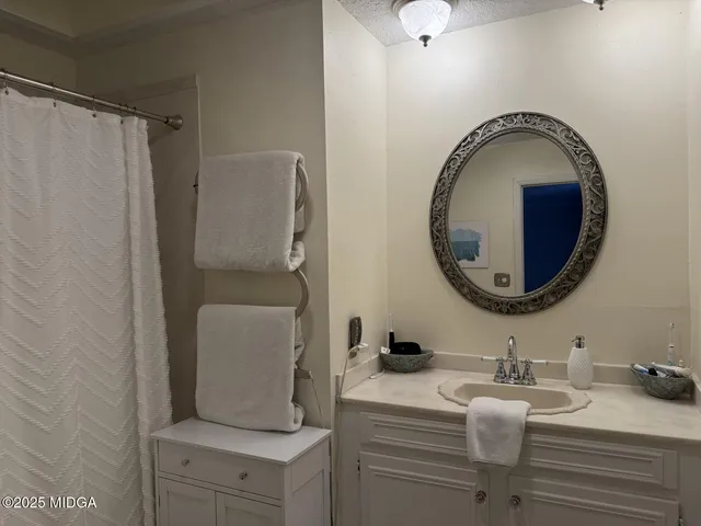 $299,900 | 4620 South Stratford Oaks Drive, Macon, GA 31210