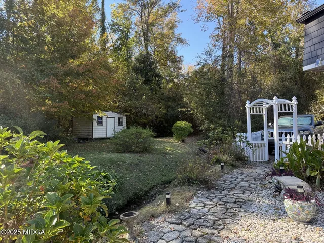 $299,900 | 4620 South Stratford Oaks Drive, Macon, GA 31210