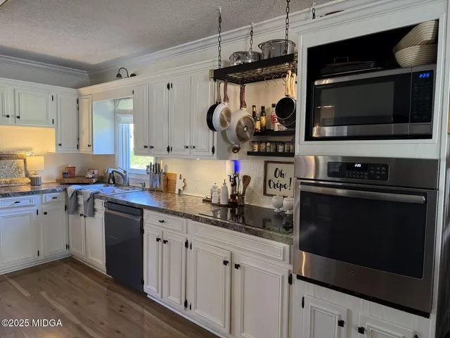 $299,900 | 4620 South Stratford Oaks Drive, Macon, GA 31210