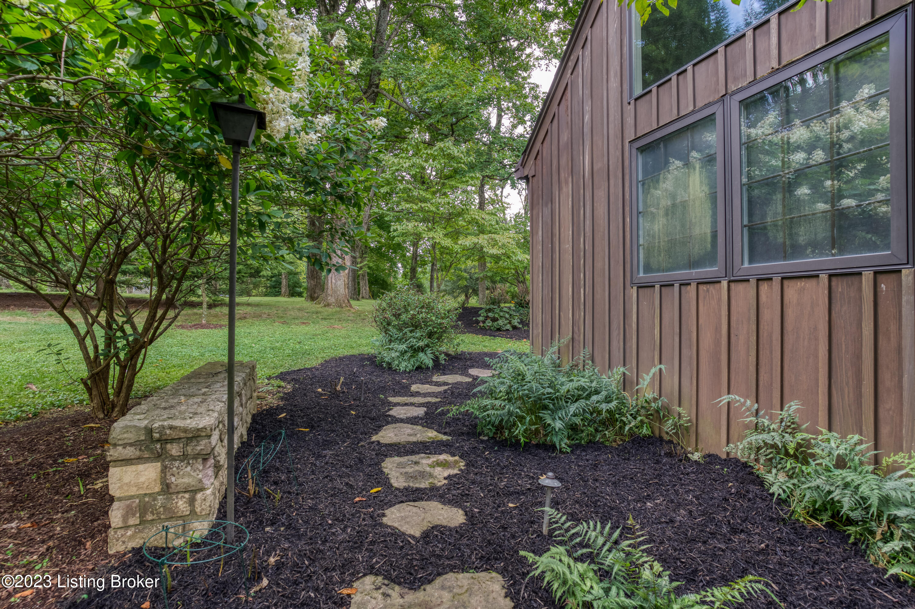 1603 Glenbrook Road Anchorage, KY 40223 - Photo 66 of 71 090 - 20230810-09041