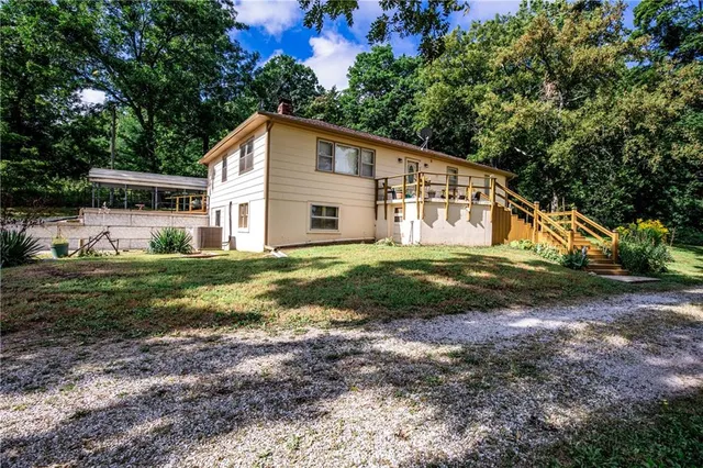 $465,000 | 7497 Nickel Road, Mound City, KS 66056