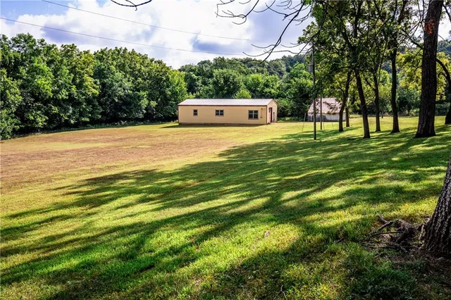 $465,000 | 7497 Nickel Road, Mound City, KS 66056