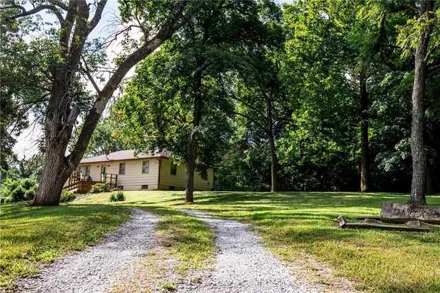 $465,000 | 7497 Nickel Road, Mound City, KS 66056