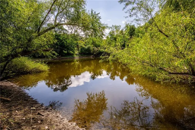 $465,000 | 7497 Nickel Road, Mound City, KS 66056