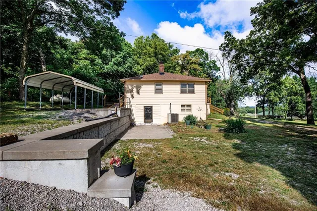 $465,000 | 7497 Nickel Road, Mound City, KS 66056