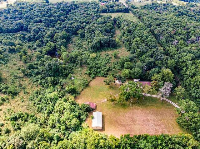 $465,000 | 7497 Nickel Road, Mound City, KS 66056