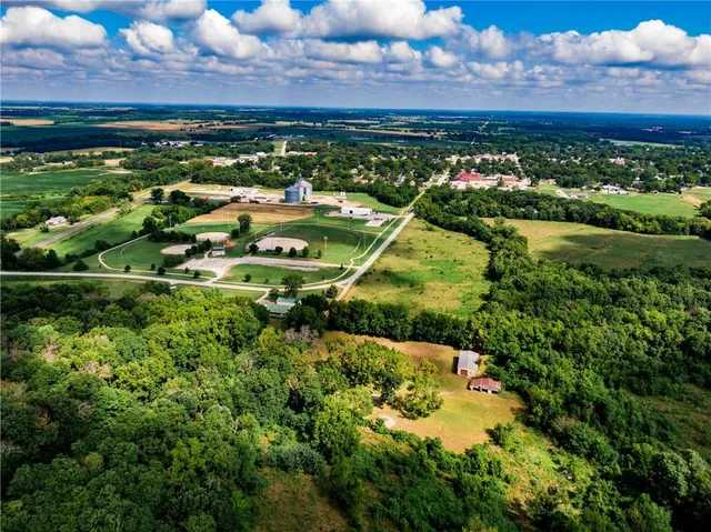 $465,000 | 7497 Nickel Road, Mound City, KS 66056