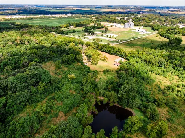 $465,000 | 7497 Nickel Road, Mound City, KS 66056