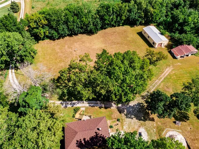 $465,000 | 7497 Nickel Road, Mound City, KS 66056