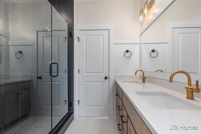 $589,900 | 1080 North Washington Street, Lowell, MI 49331