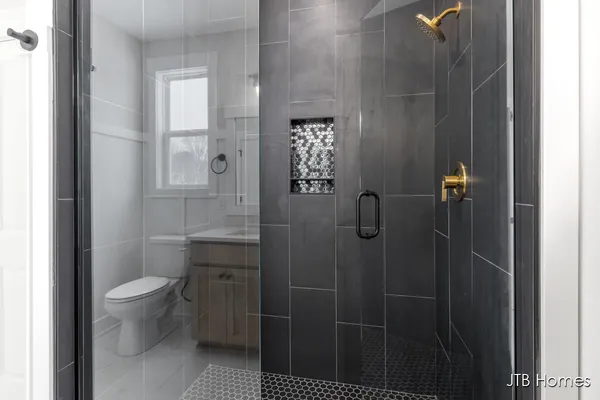 $570,000 | 1080 North Washington Street, Lowell, MI 49331