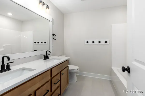 $570,000 | 1080 North Washington Street, Lowell, MI 49331