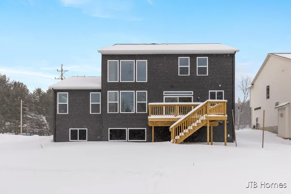 $570,000 | 1080 North Washington Street, Lowell, MI 49331