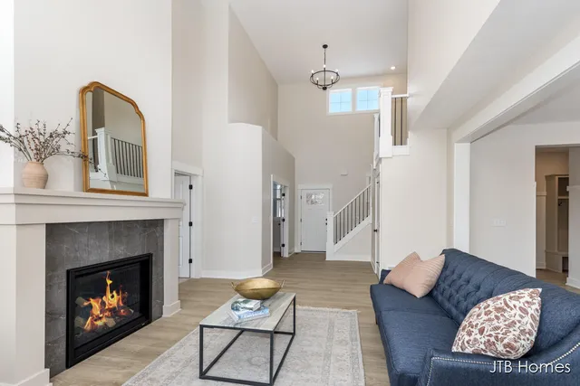 $589,900 | 1080 North Washington Street, Lowell, MI 49331