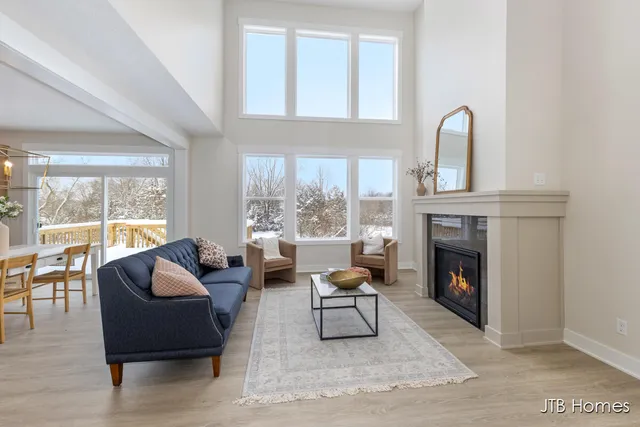 $589,900 | 1080 North Washington Street, Lowell, MI 49331