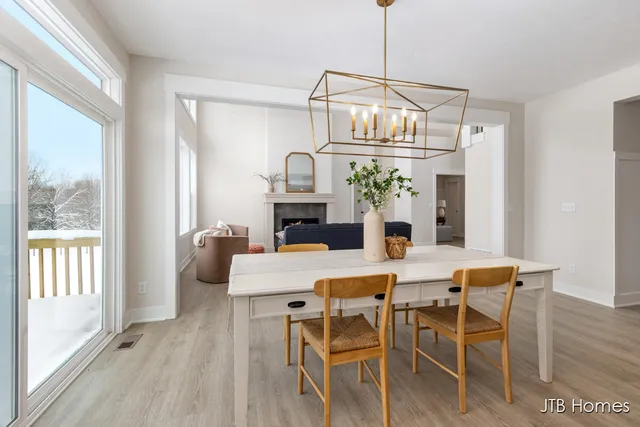 $589,900 | 1080 North Washington Street, Lowell, MI 49331