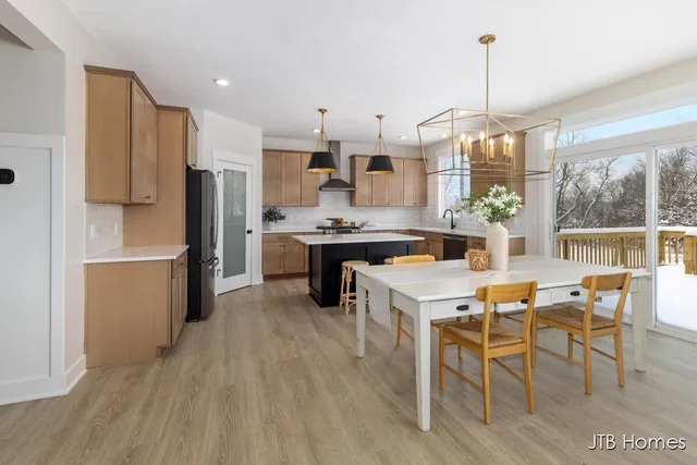 $589,900 | 1080 North Washington Street, Lowell, MI 49331