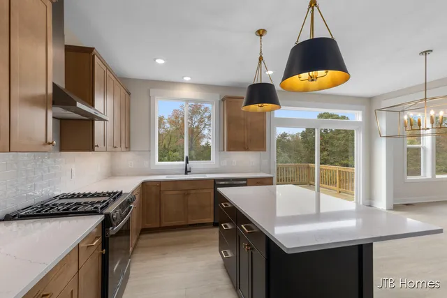 $589,900 | 1080 North Washington Street, Lowell, MI 49331