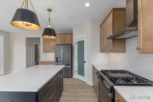 $589,900 | 1080 North Washington Street, Lowell, MI 49331