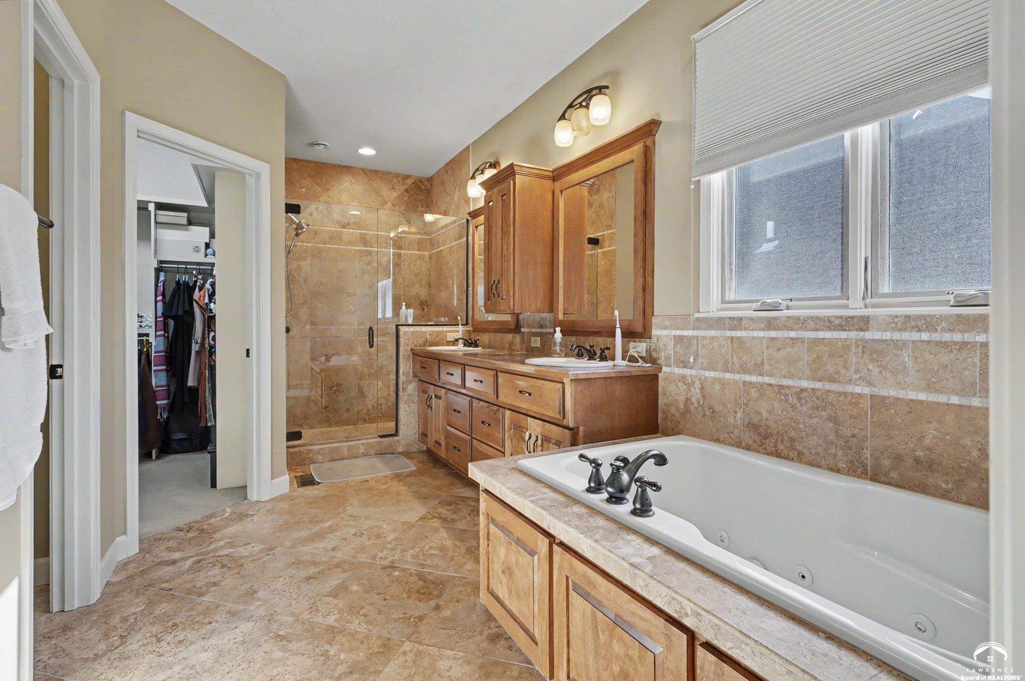 6205 Crystal Lane Lawrence, KS 66049 - Photo 15 of 29