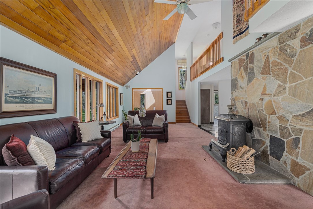 589 East Shore Road Jamestown, RI 02835 - Photo 3 of 46