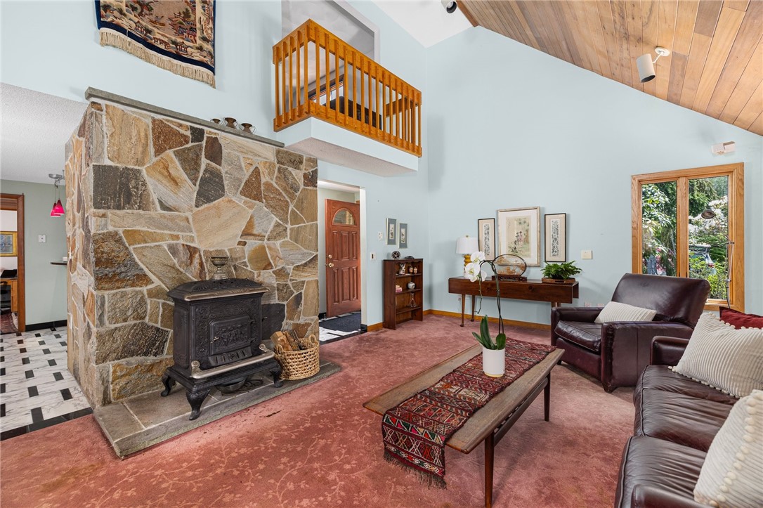 589 East Shore Road Jamestown, RI 02835 - Photo 4 of 46