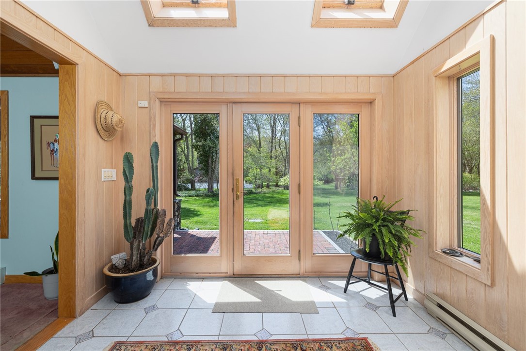 589 East Shore Road Jamestown, RI 02835 - Photo 8 of 46
