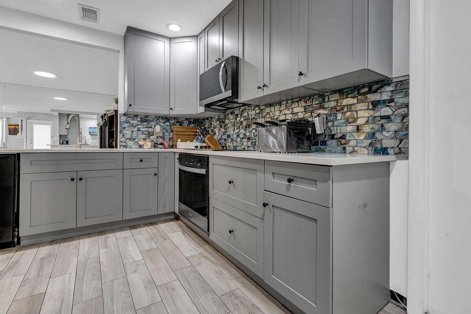 9544 Richmond Circle Boca Raton, FL 33434 - Photo 7 of 29 Kitchen