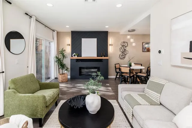 $699,000 | 2349 Altisma Way, Unit B, Carlsbad, CA 92009